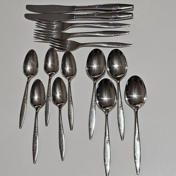 14 Oneida Ltd Rose Duet Mixed Piece Set spoon fork knife USA vintage - Picture 7 of 11